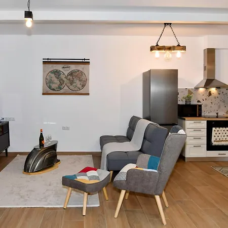 Apartment Captain Theo's Modern Maria
