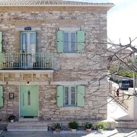 Apartment Captain Theo's Modern Maria Lefkimmi (Corfu)