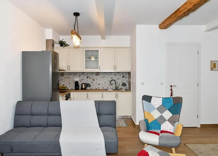 Captain Theo's Modern Maria Appartement