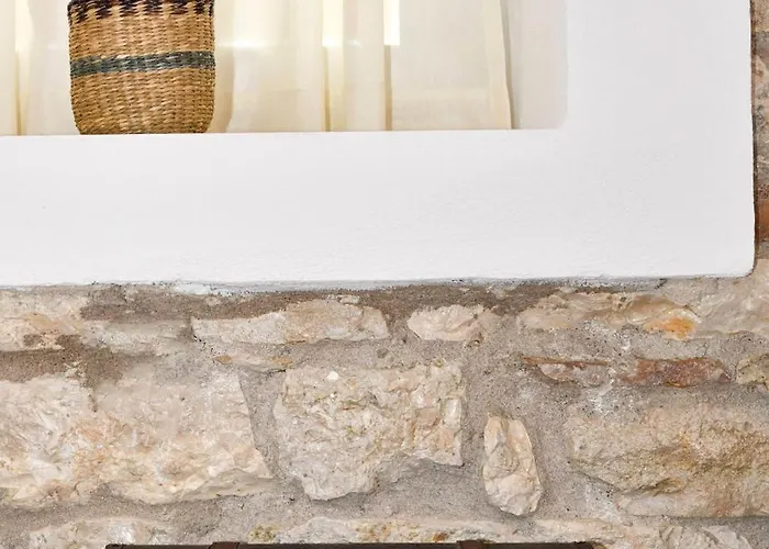 Captain Theo's Modern Maria