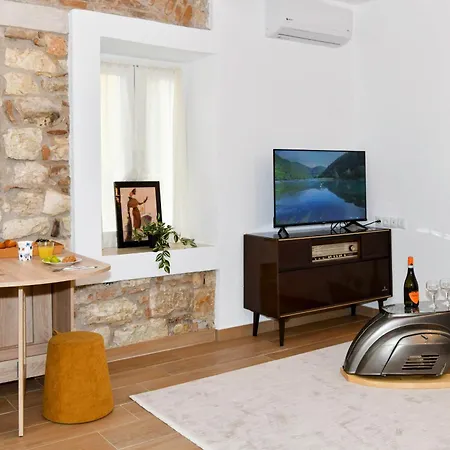 Apartmán Captain Theo's Modern Maria *