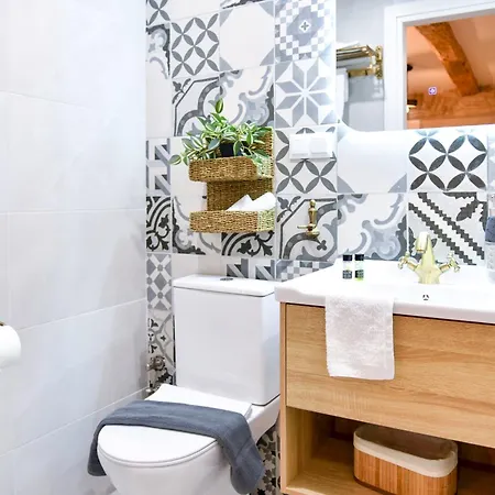 아파트 Captain Theo's Modern Maria *