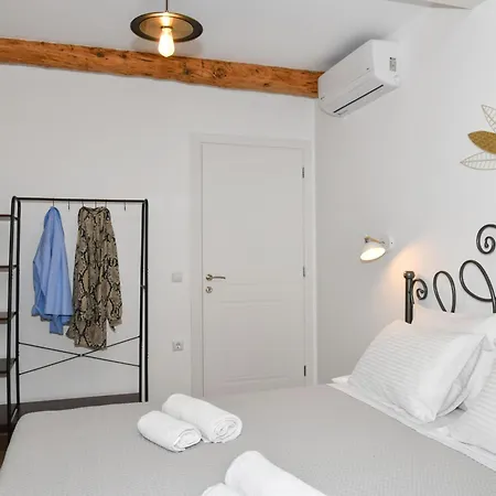 Captain Theo's Modern Maria *