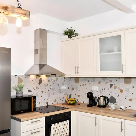 Captain Theo's Modern Maria *