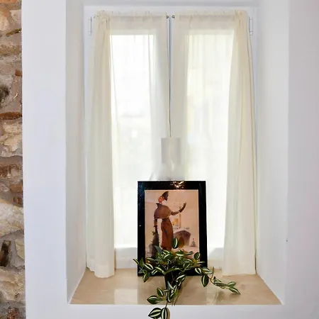 Captain Theo's Modern Maria 레프킴미