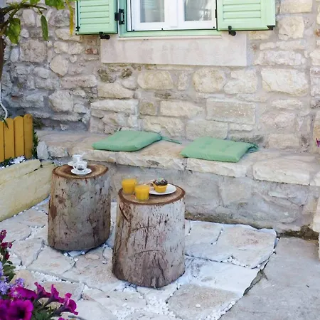 Apartmán Captain Theo's Modern Maria