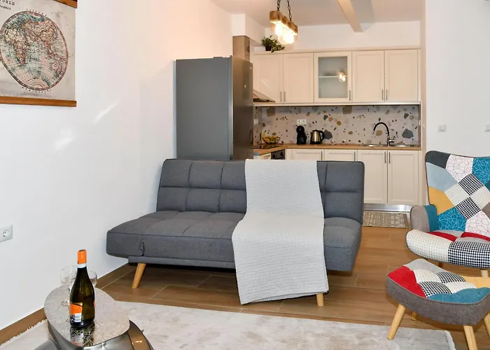 Captain Theo's Modern Maria Apartment Lefkímmi